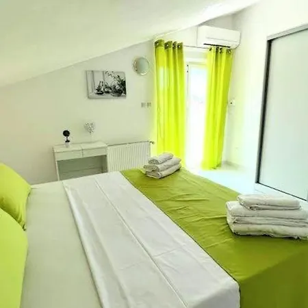 Tomi Apartmán Trogir
