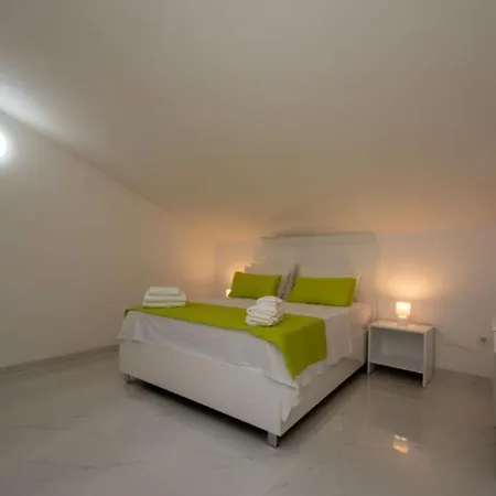 Tomi Apartmán *