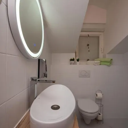Tomi Apartmán *