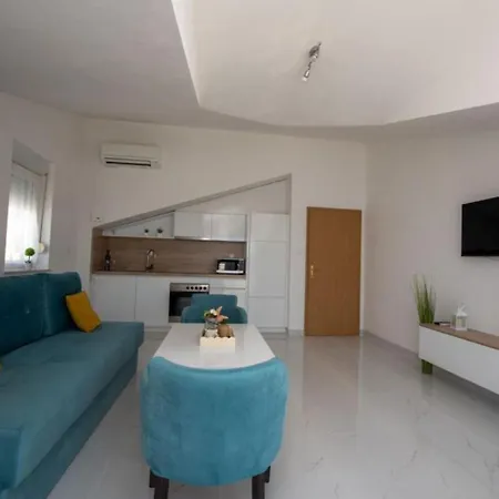 Tomi Apartmán
