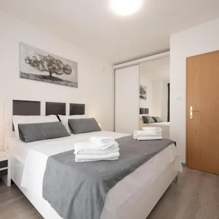 Tomi Apartmán Trogir